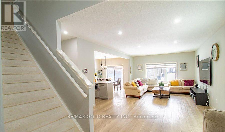 92 Middleton Avenue, London South, Ontario  N6L 1K3 - Photo 8 - X12655696