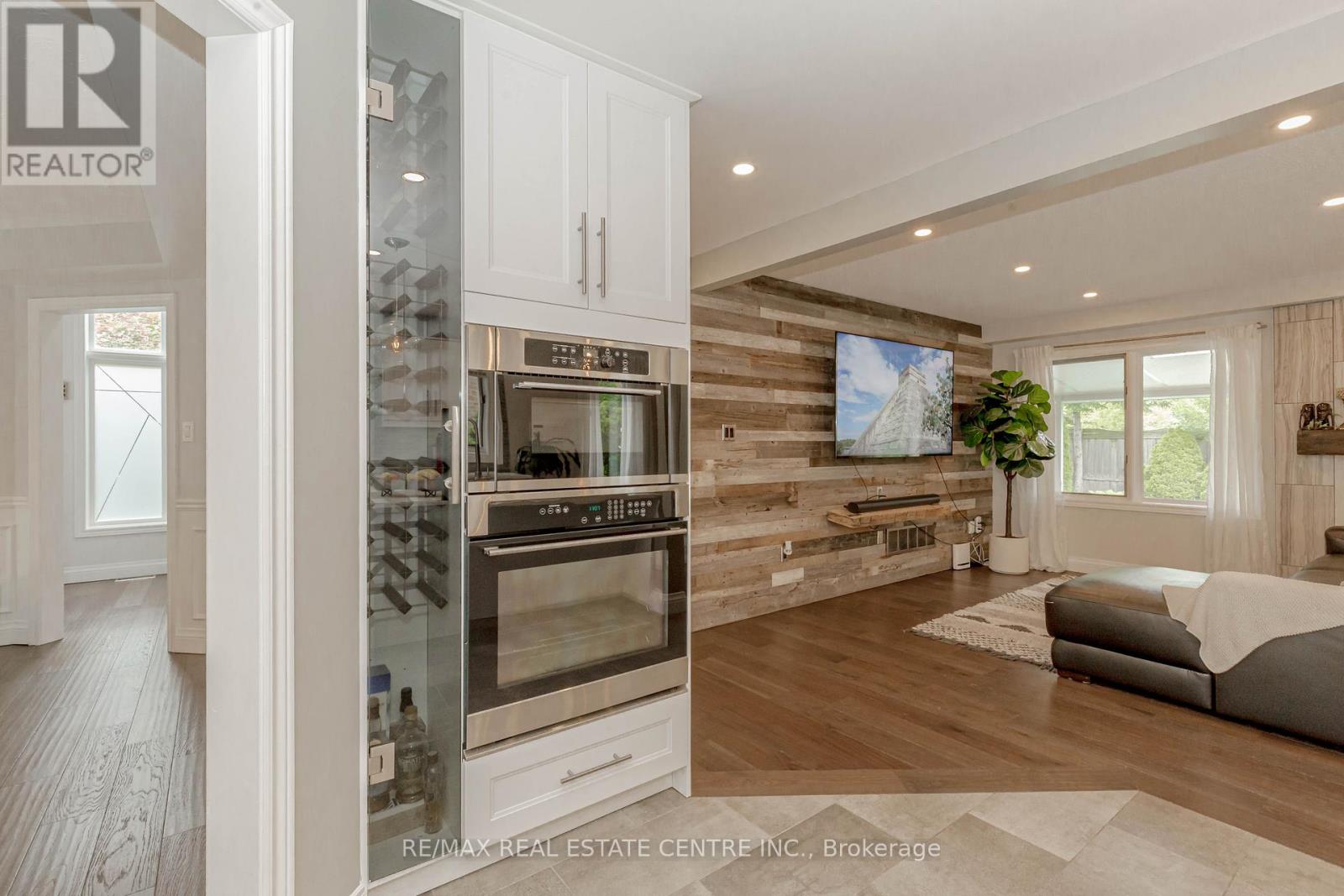 33 Strathroy Crescent, Hamilton, Ontario  L8B 0K9 - Photo 18 - X12655708