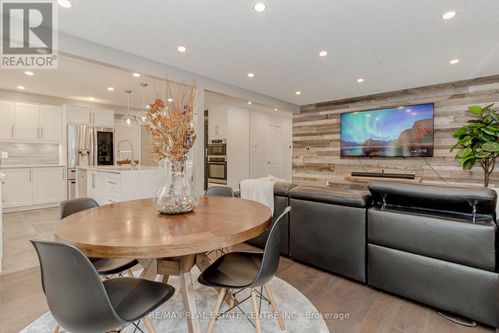 33 Strathroy Crescent, Hamilton, Ontario  L8B 0K9 - Photo 26 - X12655708