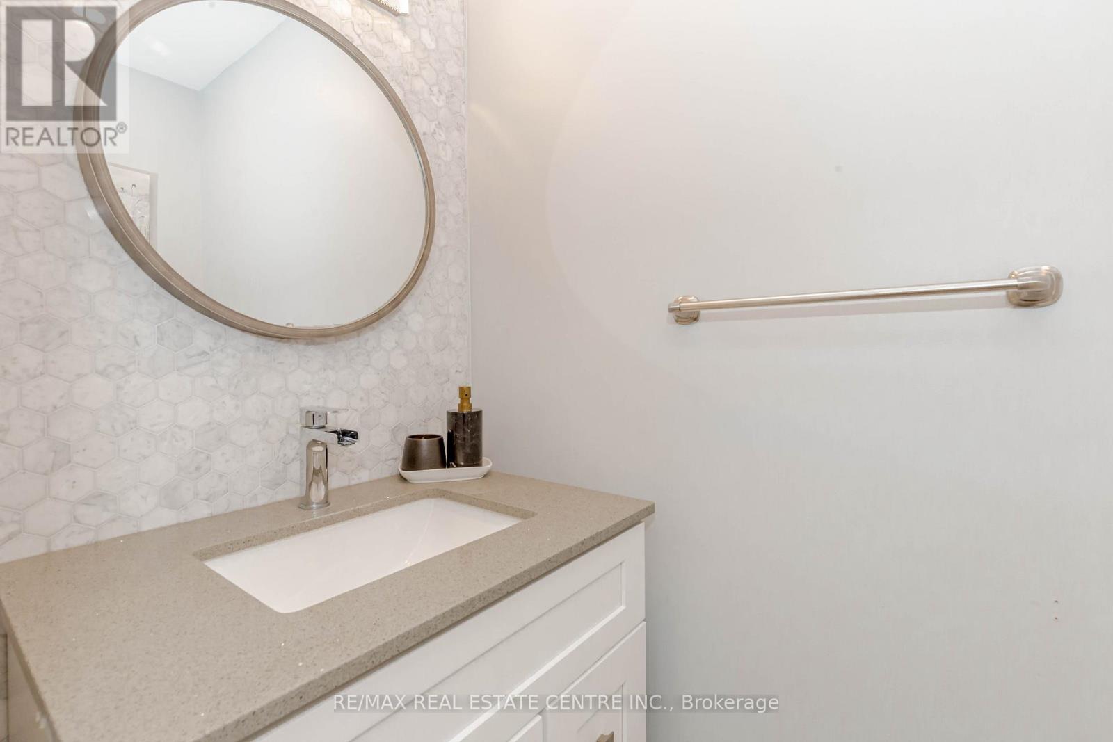 33 Strathroy Crescent, Hamilton, Ontario  L8B 0K9 - Photo 29 - X12655708