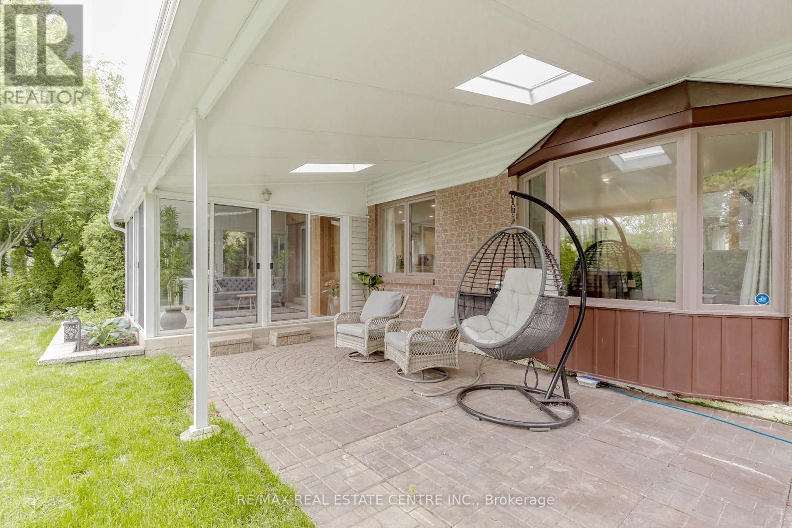 33 Strathroy Crescent, Hamilton, Ontario  L8B 0K9 - Photo 48 - X12655708