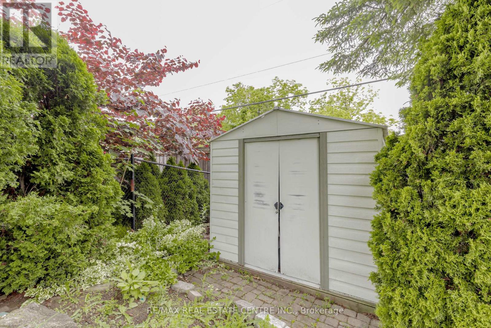 33 Strathroy Crescent, Hamilton, Ontario  L8B 0K9 - Photo 49 - X12655708