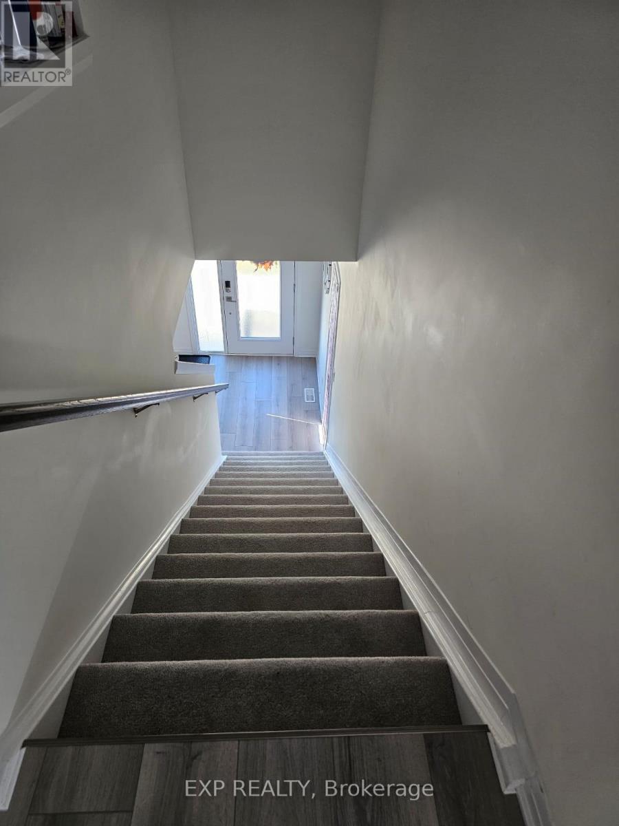 1 Benninger Drive, Kitchener, Ontario  N2E 0J4 - Photo 14 - X12655772