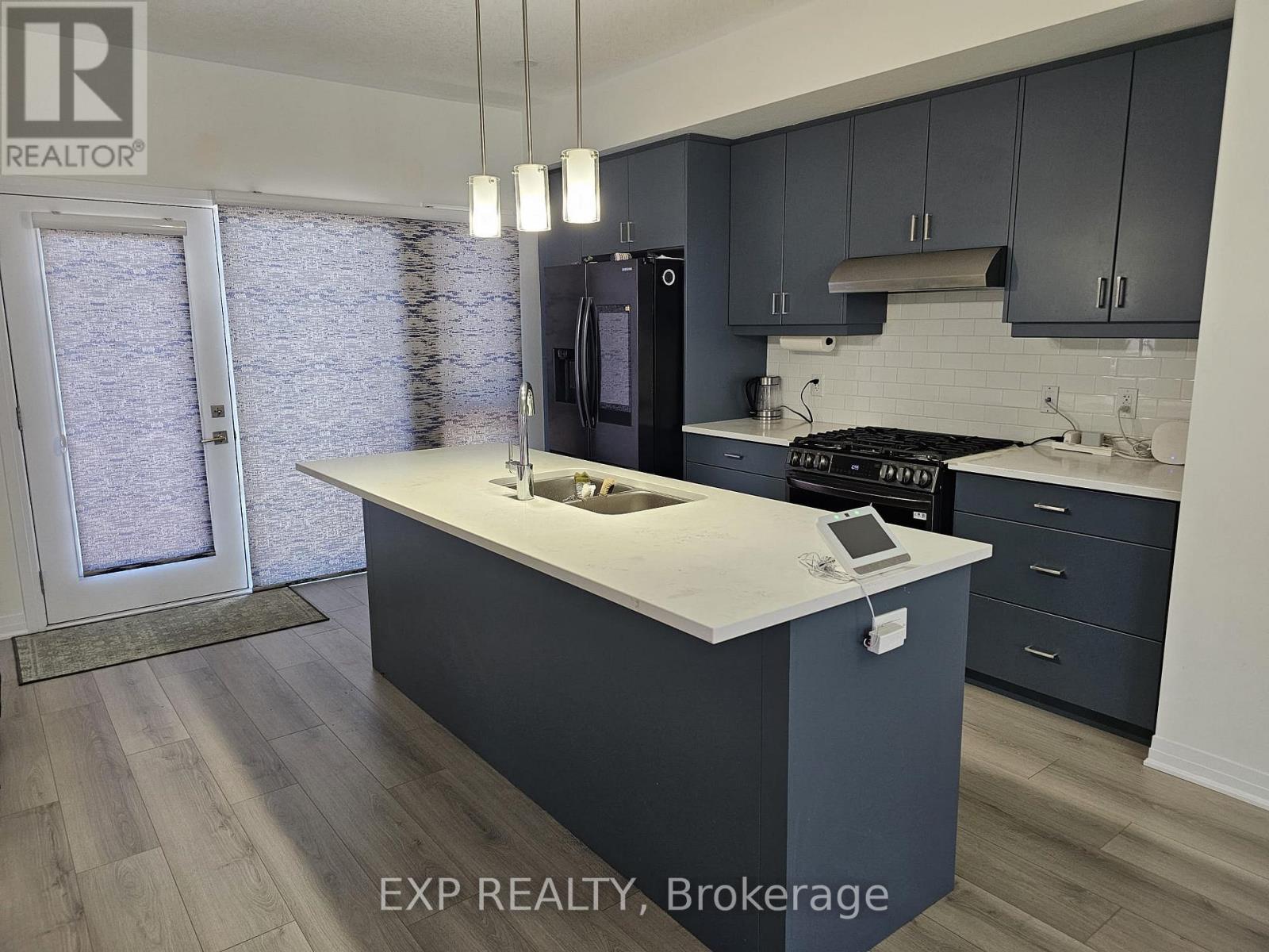 1 Benninger Drive, Kitchener, Ontario  N2E 0J4 - Photo 5 - X12655772