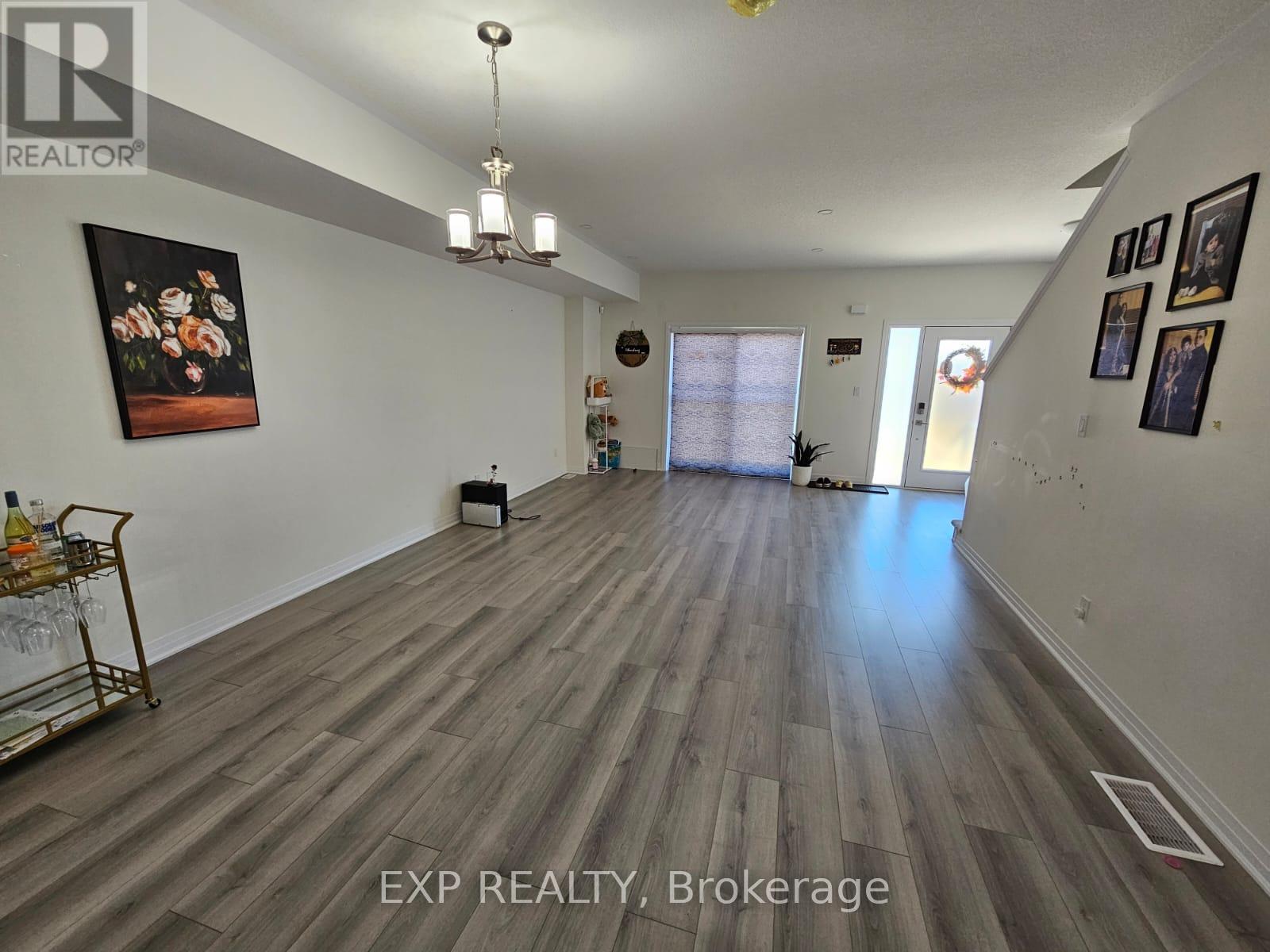 1 Benninger Drive, Kitchener, Ontario  N2E 0J4 - Photo 6 - X12655772