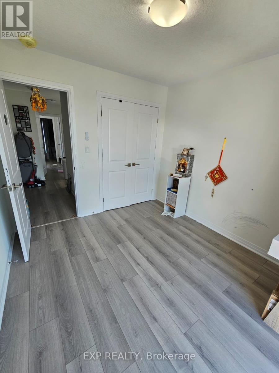 1 Benninger Drive, Kitchener, Ontario  N2E 0J4 - Photo 7 - X12655772