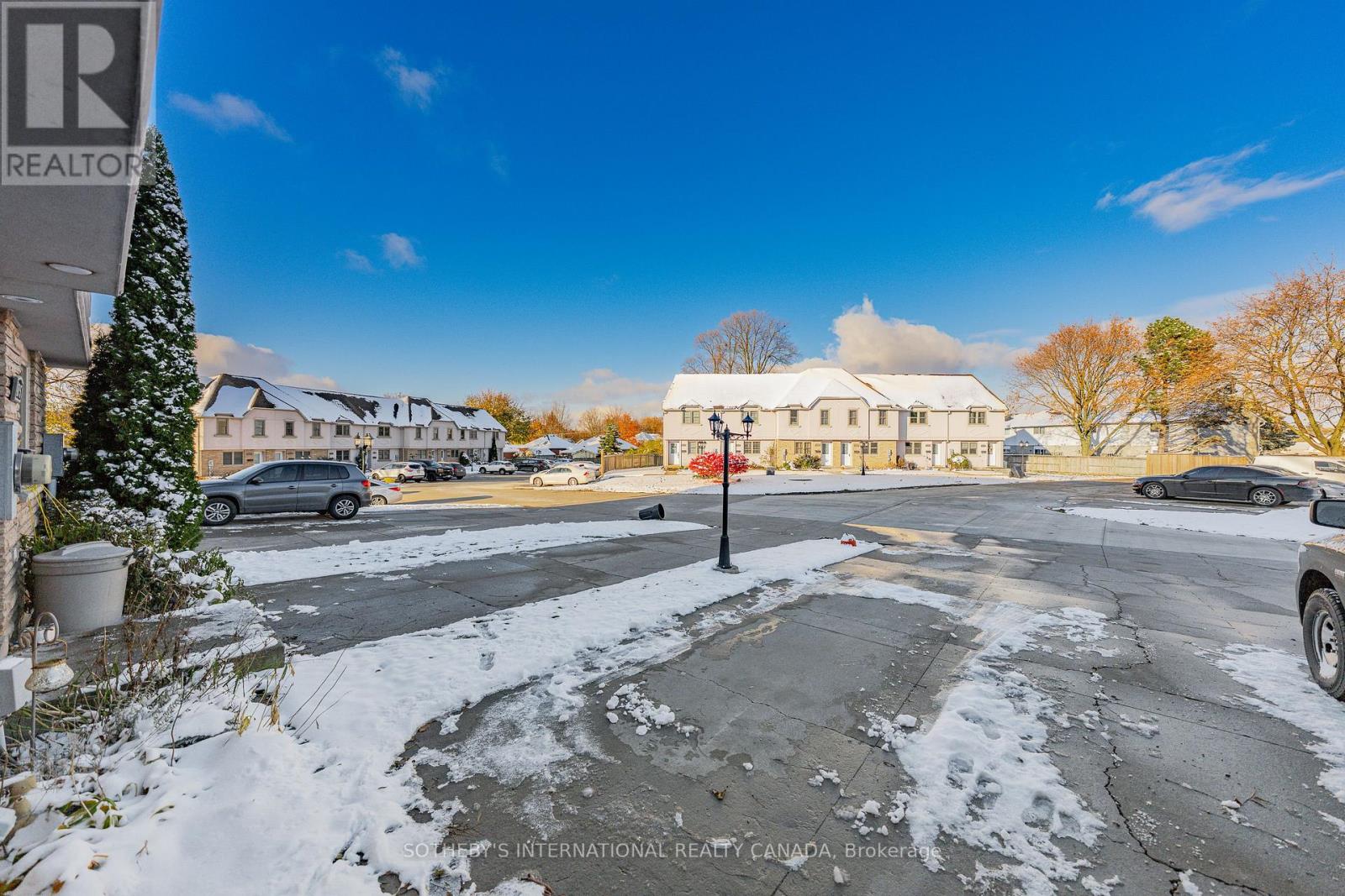 4 - 47 Blandford Street, Woodstock, Ontario  N4S 7H7 - Photo 4 - X12655804