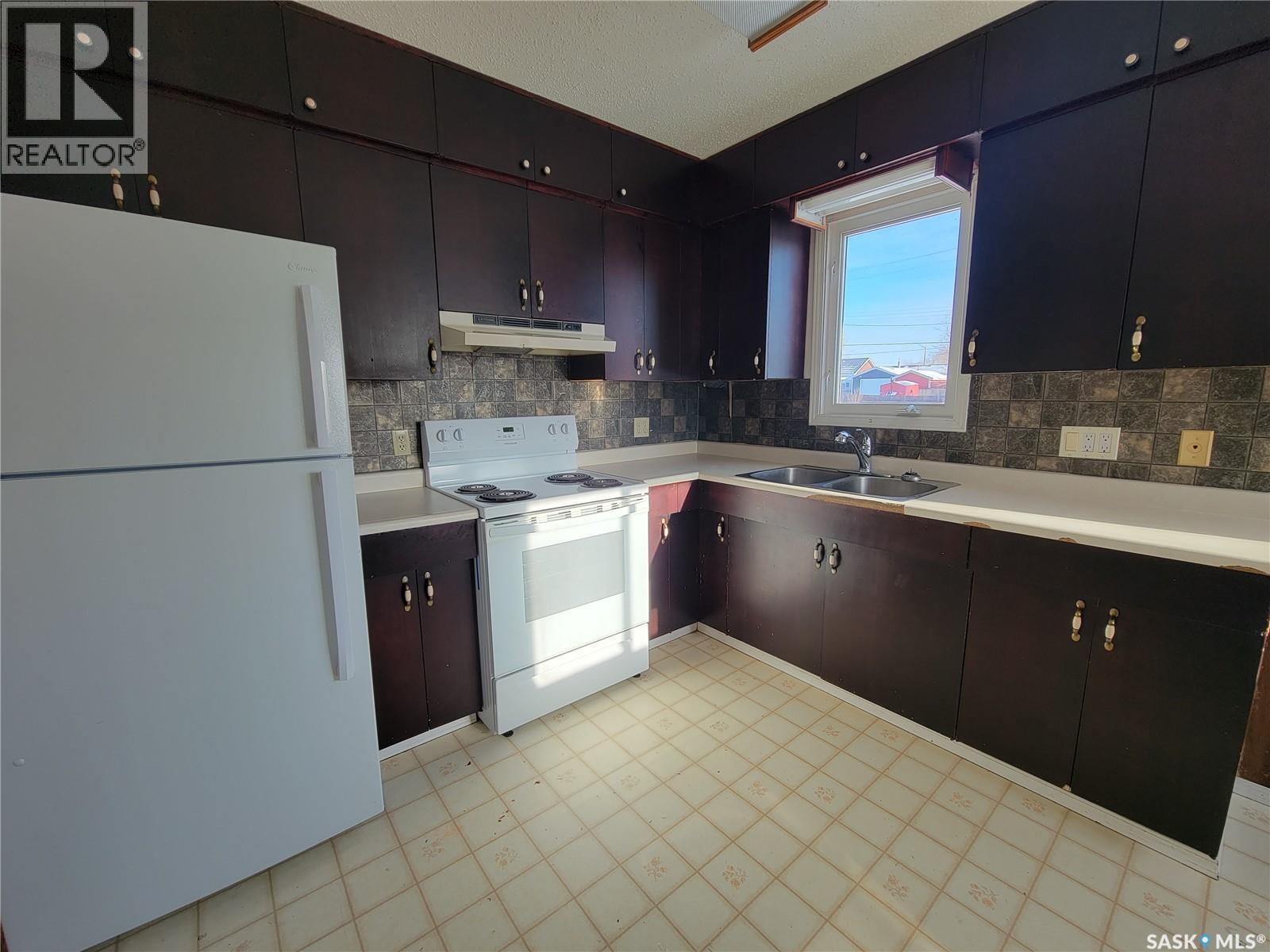 4901 Leader Street, Macklin, Saskatchewan  S0L 2C0 - Photo 7 - SK025960