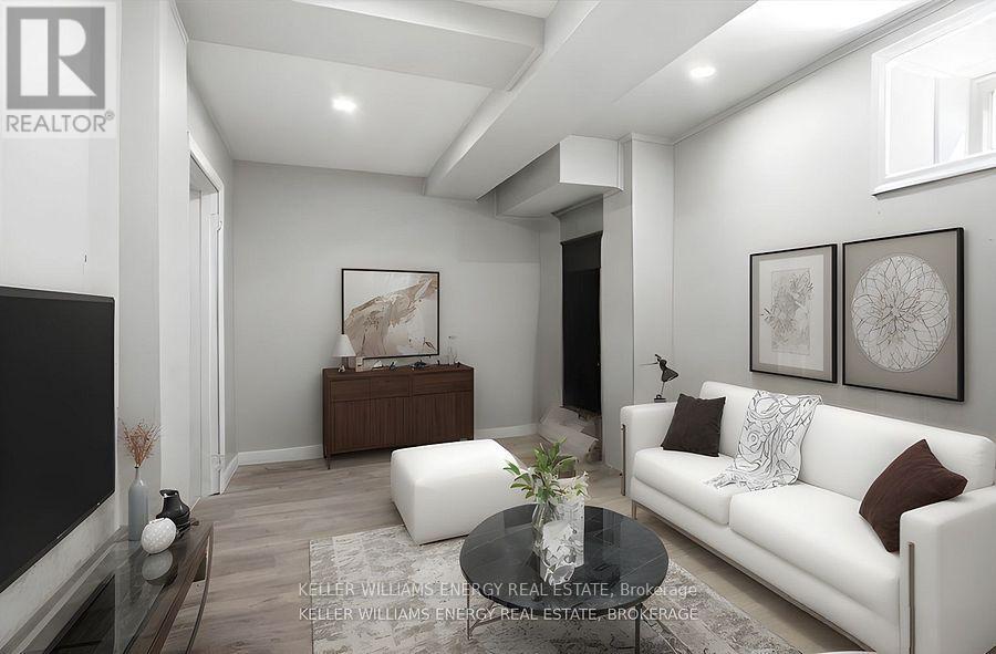 B - 142 Simcoe Street N, Oshawa, Ontario  L1G 4S7 - Photo 1 - E12655930