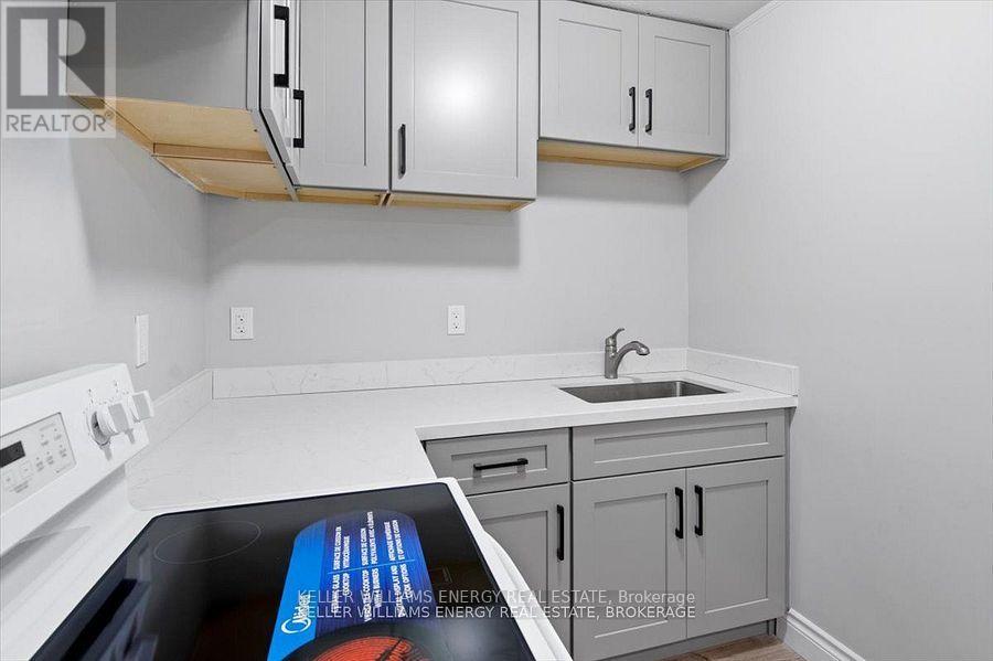 B - 142 Simcoe Street N, Oshawa, Ontario  L1G 4S7 - Photo 4 - E12655930