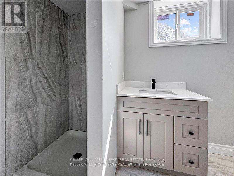 B - 142 Simcoe Street N, Oshawa, Ontario  L1G 4S7 - Photo 7 - E12655930