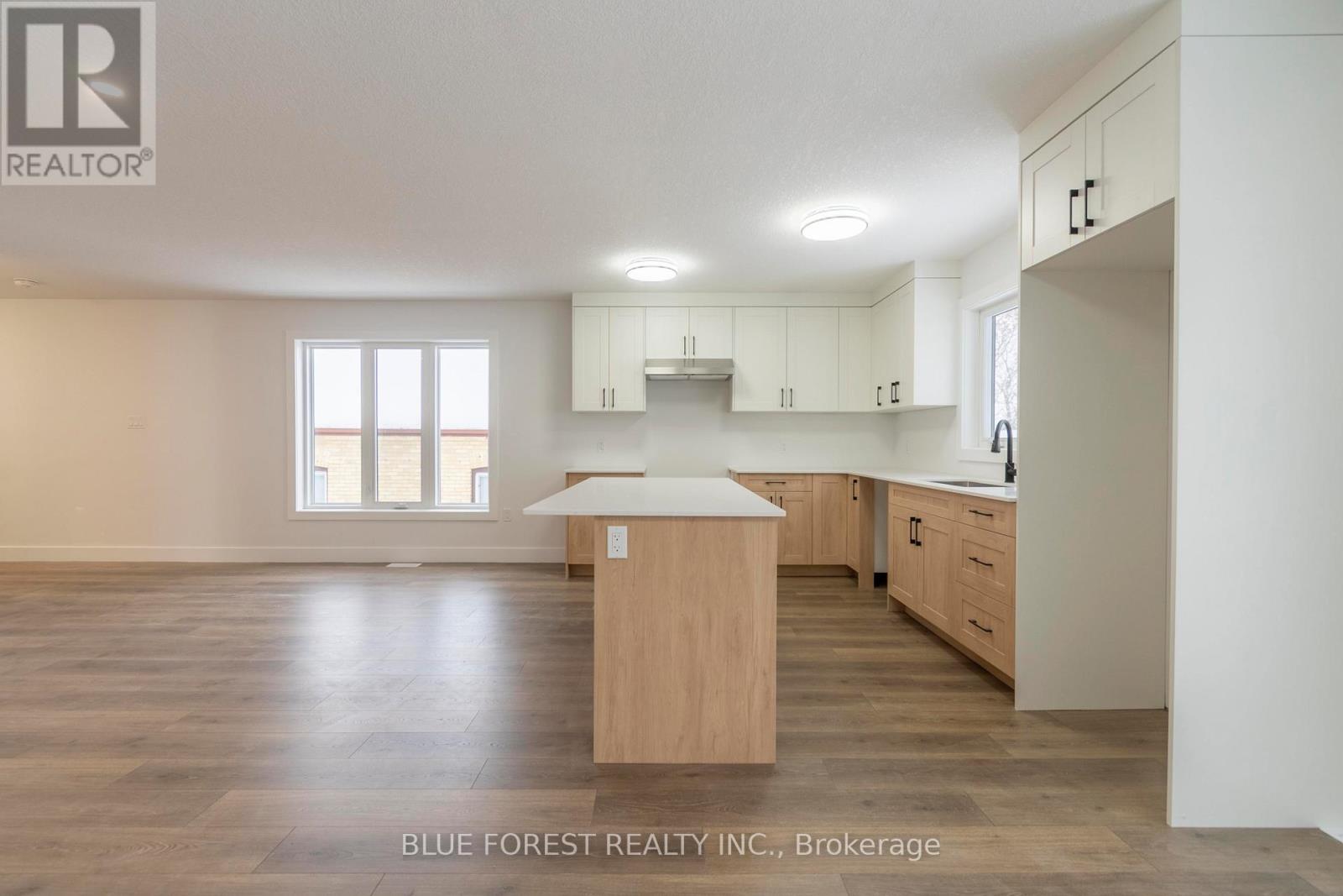 19 Redan Street, London East, Ontario  N5Z 1Y7 - Photo 8 - X12655830