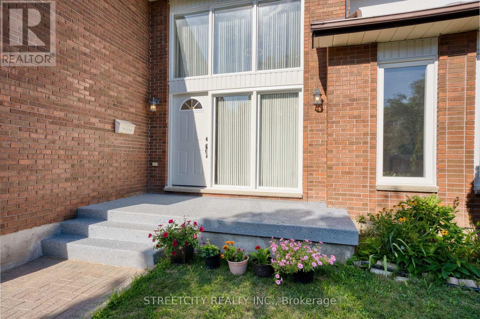 26 Grasmere Crescent, London North, Ontario  N6G 4P2 - Photo 10 - X12655902