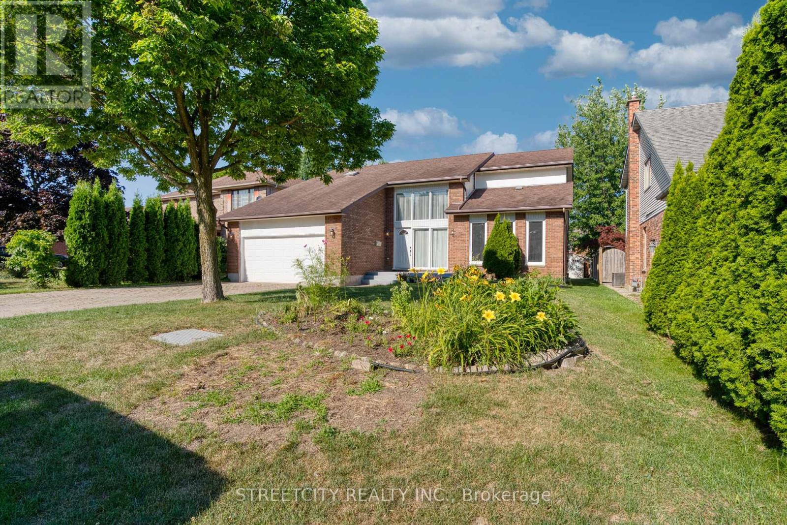 26 Grasmere Crescent, London North, Ontario  N6G 4P2 - Photo 2 - X12655902
