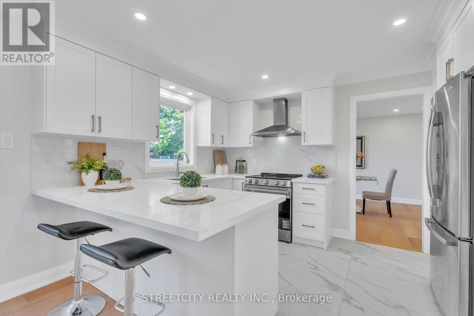 26 Grasmere Crescent, London North, Ontario  N6G 4P2 - Photo 21 - X12655902