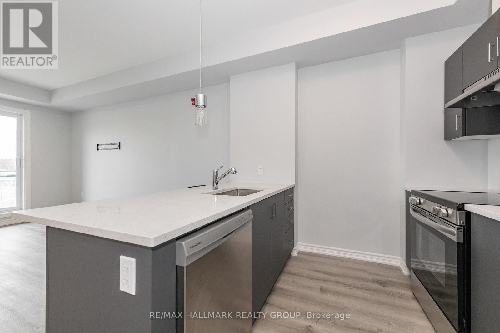 416 - 1350 Hemlock Road, Ottawa, Ontario  K1K 5C2 - Photo 11 - X12655894