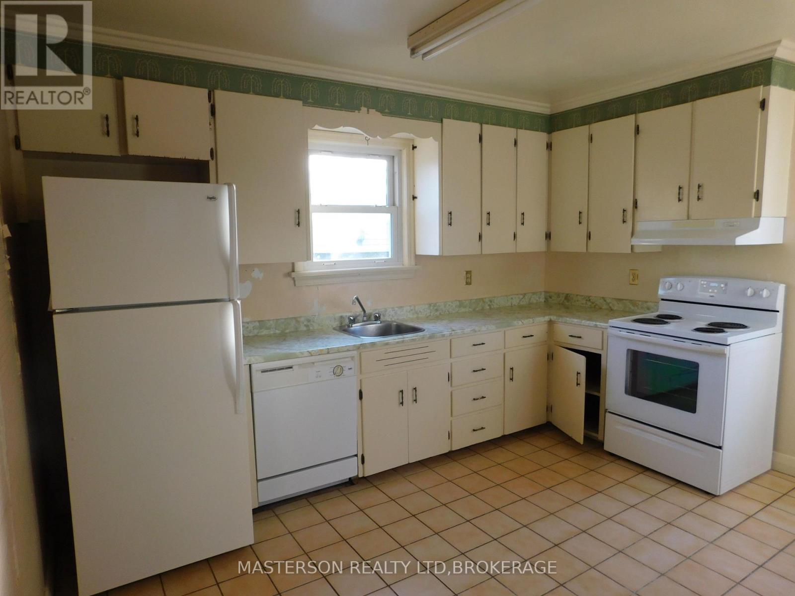 4096 Dyson Avenue, Niagara Falls, Ontario  L2E 3L7 - Photo 3 - X12655860