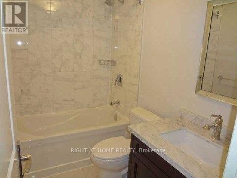 Floor 2 - 728 Shaw Street, Toronto, Ontario  M6G 3L7 - Photo 7 - C12655854