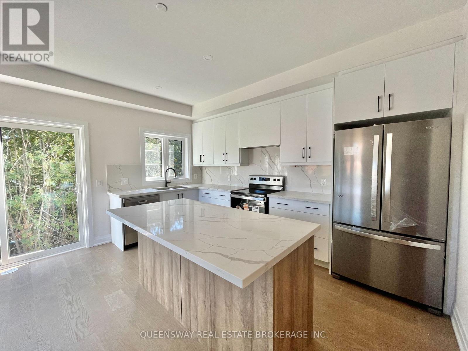 83 Marret Lane, Clarington, Ontario  L1B 1J2 - Photo 4 - E12655866