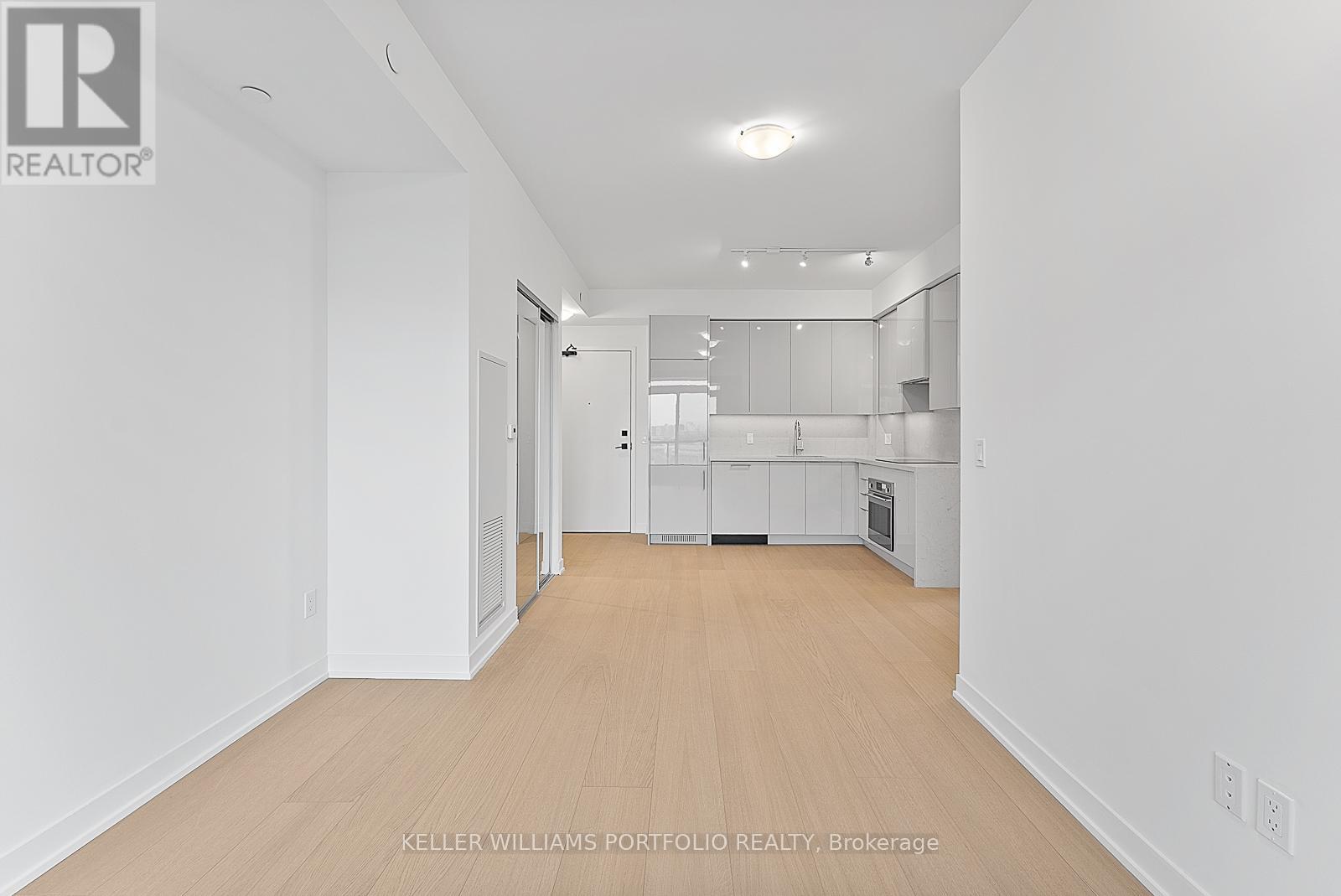 824 - 498 Caldari Road, Vaughan, Ontario L4K 0R6 - Photo 11 - N12655908