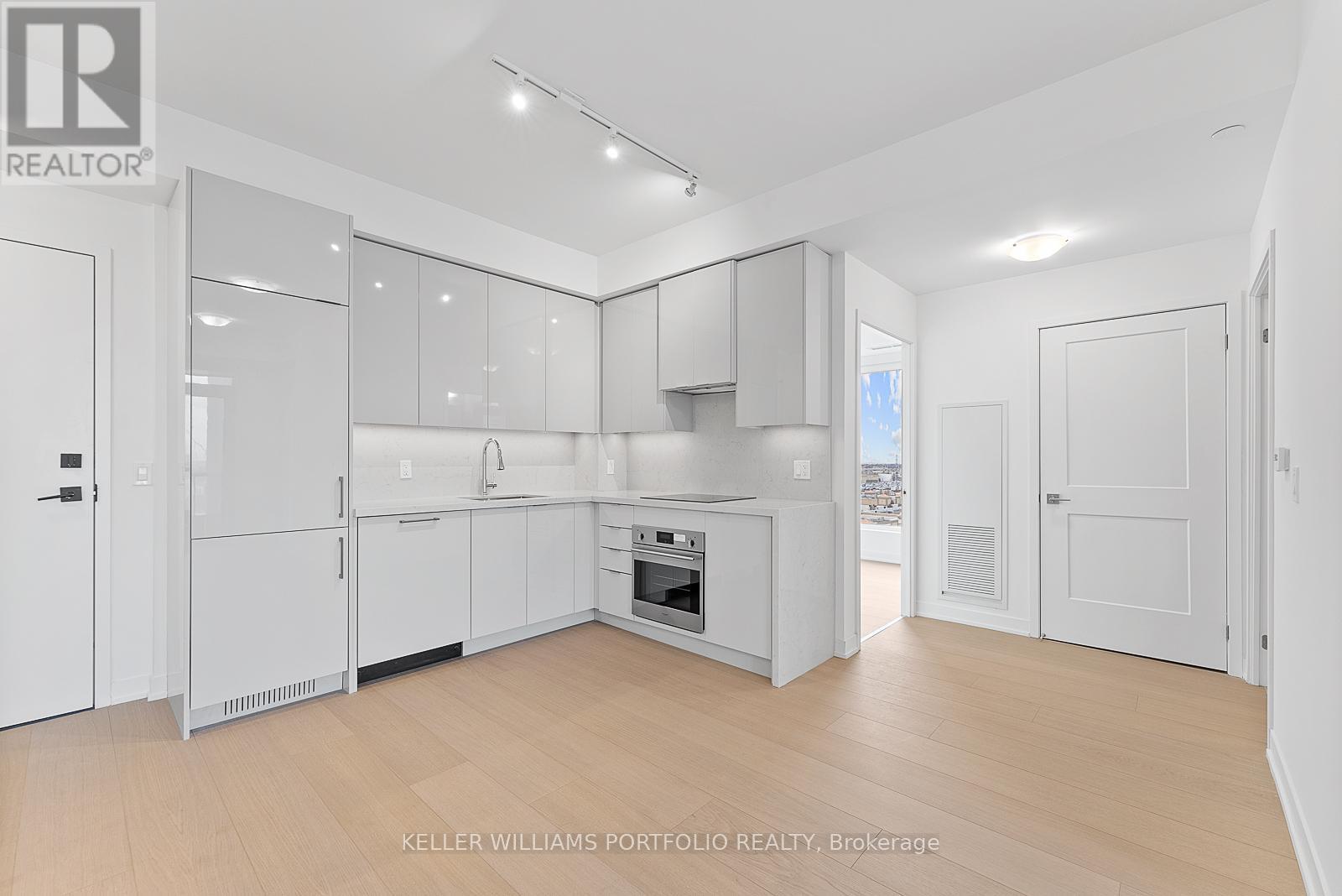 824 - 498 Caldari Road, Vaughan, Ontario L4K 0R6 - Photo 13 - N12655908