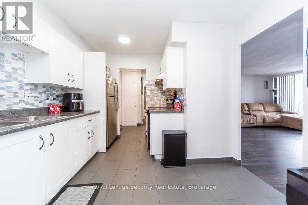 2106 - 85 Emmett Avenue, Toronto, Ontario M6M 5A2 - Photo 17 - W12655616