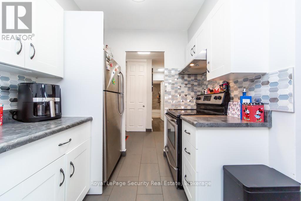 2106 - 85 Emmett Avenue, Toronto, Ontario M6M 5A2 - Photo 18 - W12655616