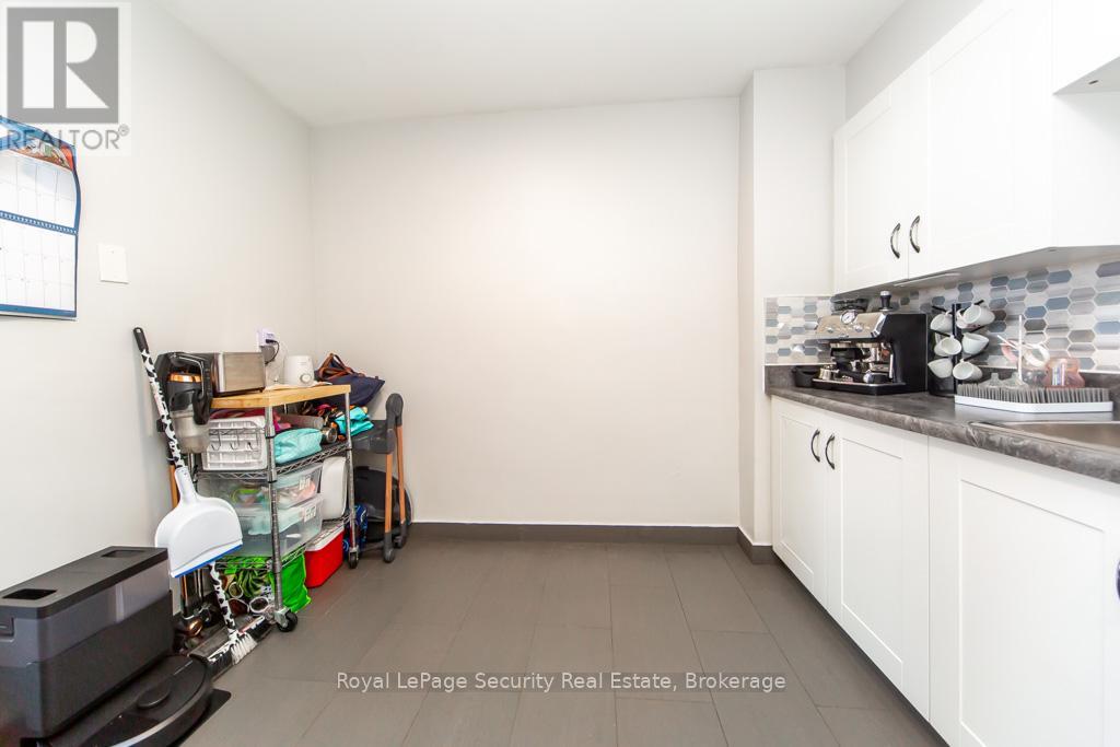 2106 - 85 Emmett Avenue, Toronto, Ontario M6M 5A2 - Photo 20 - W12655616