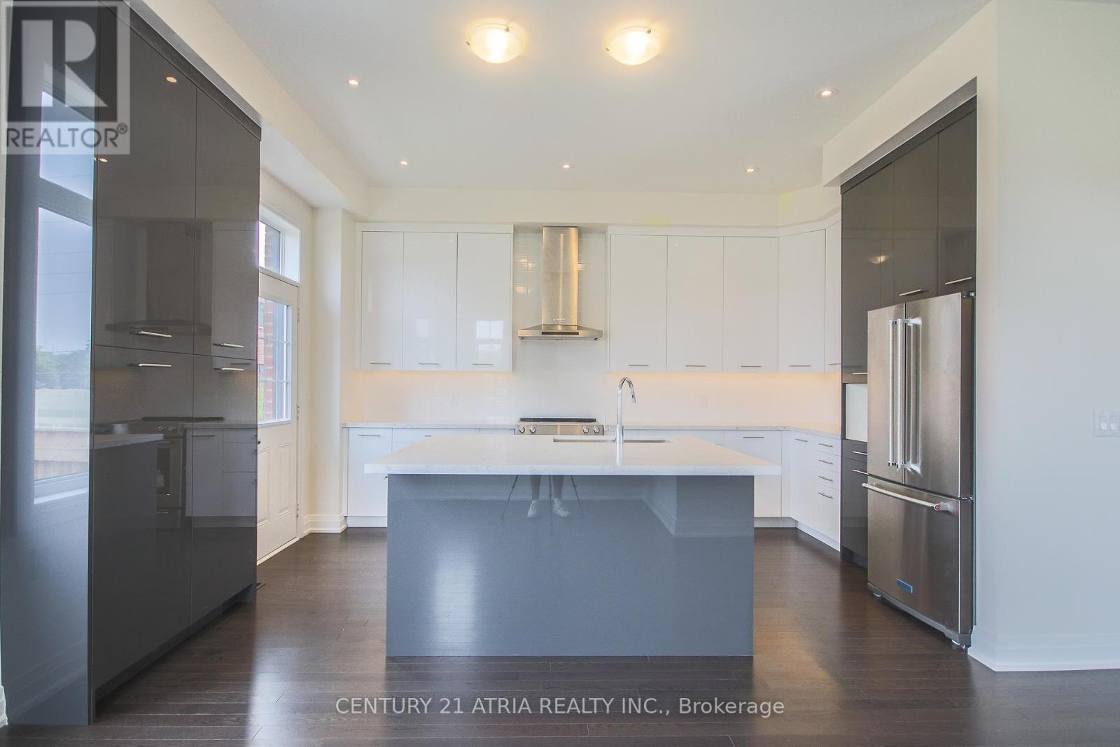 1671 Vellore Crescent, Mississauga, Ontario  L5G 0C3 - Photo 13 - W12655920