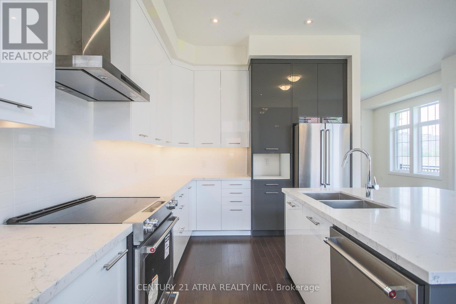 1671 Vellore Crescent, Mississauga, Ontario  L5G 0C3 - Photo 14 - W12655920