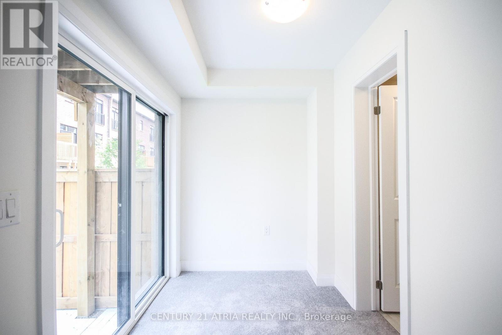 1671 Vellore Crescent, Mississauga, Ontario  L5G 0C3 - Photo 8 - W12655920