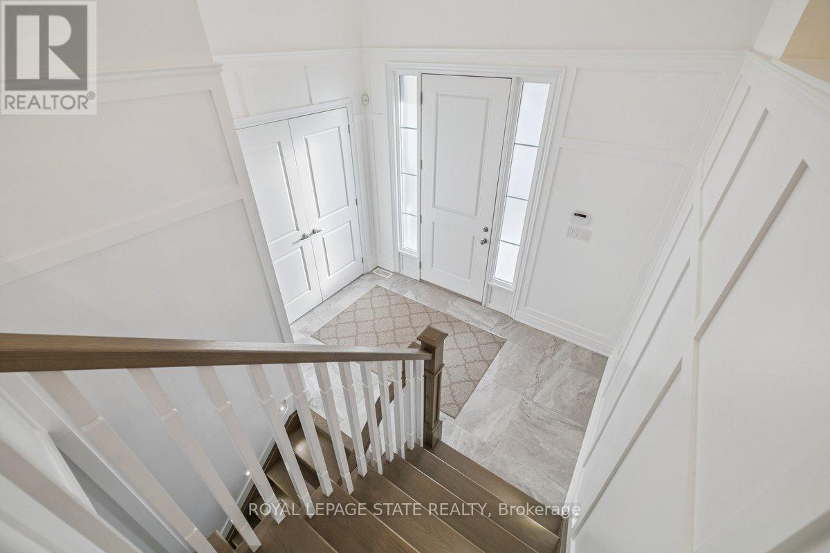 47 Cielo Court, Hamilton, Ontario  L9B 0J1 - Photo 2 - X12655820