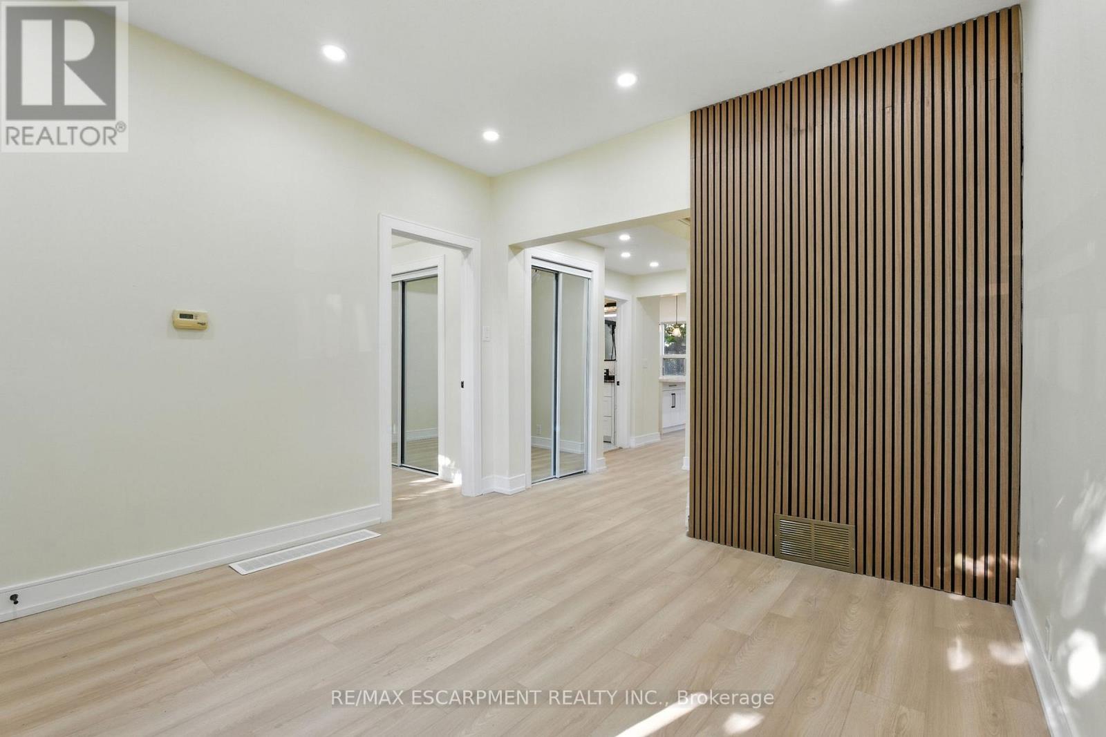 9 Alice Street, Hamilton, Ontario  L8H 4R5 - Photo 8 - X12655864