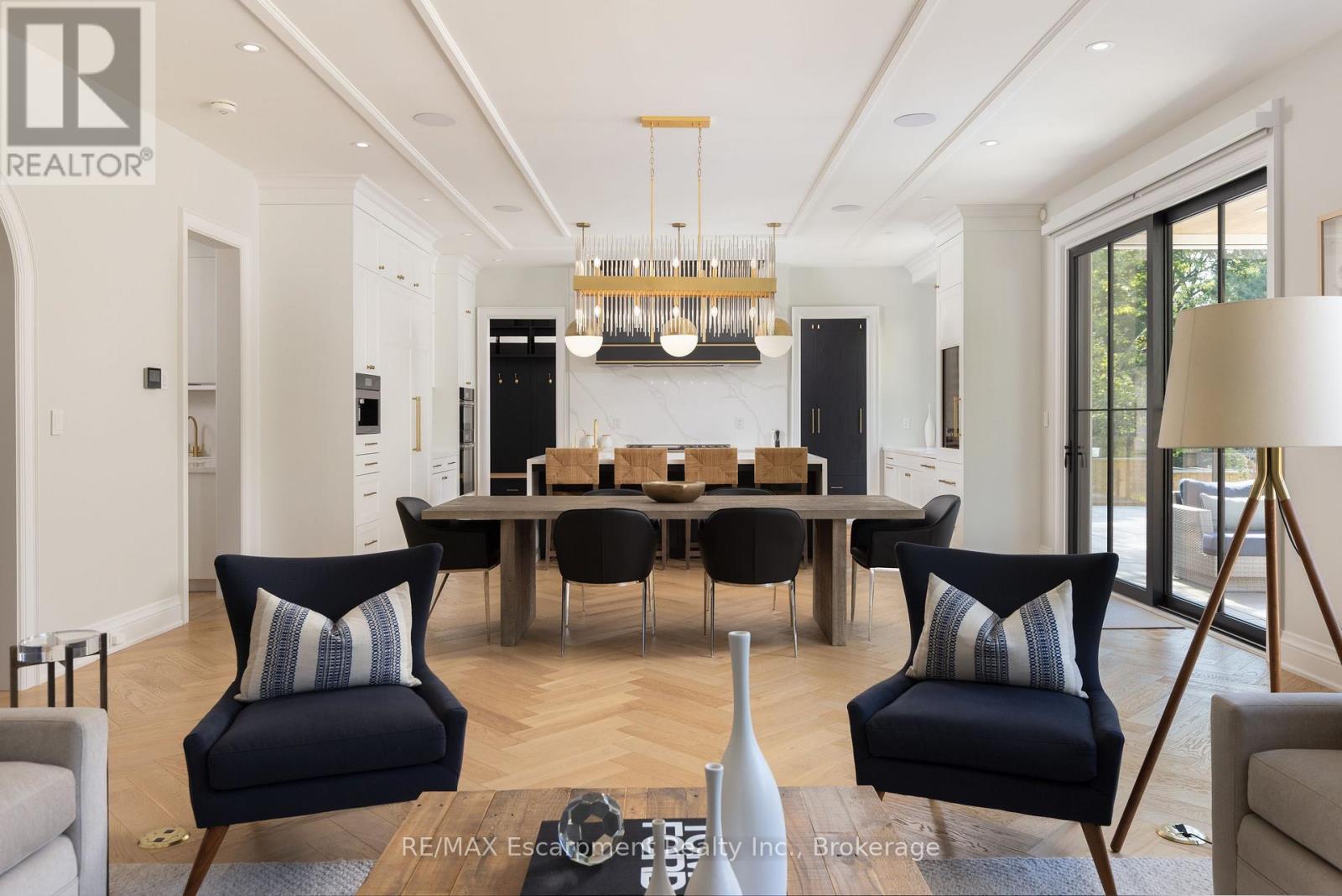 46 Second Street, Oakville, Ontario  L6J 3T2 - Photo 11 - W12405463