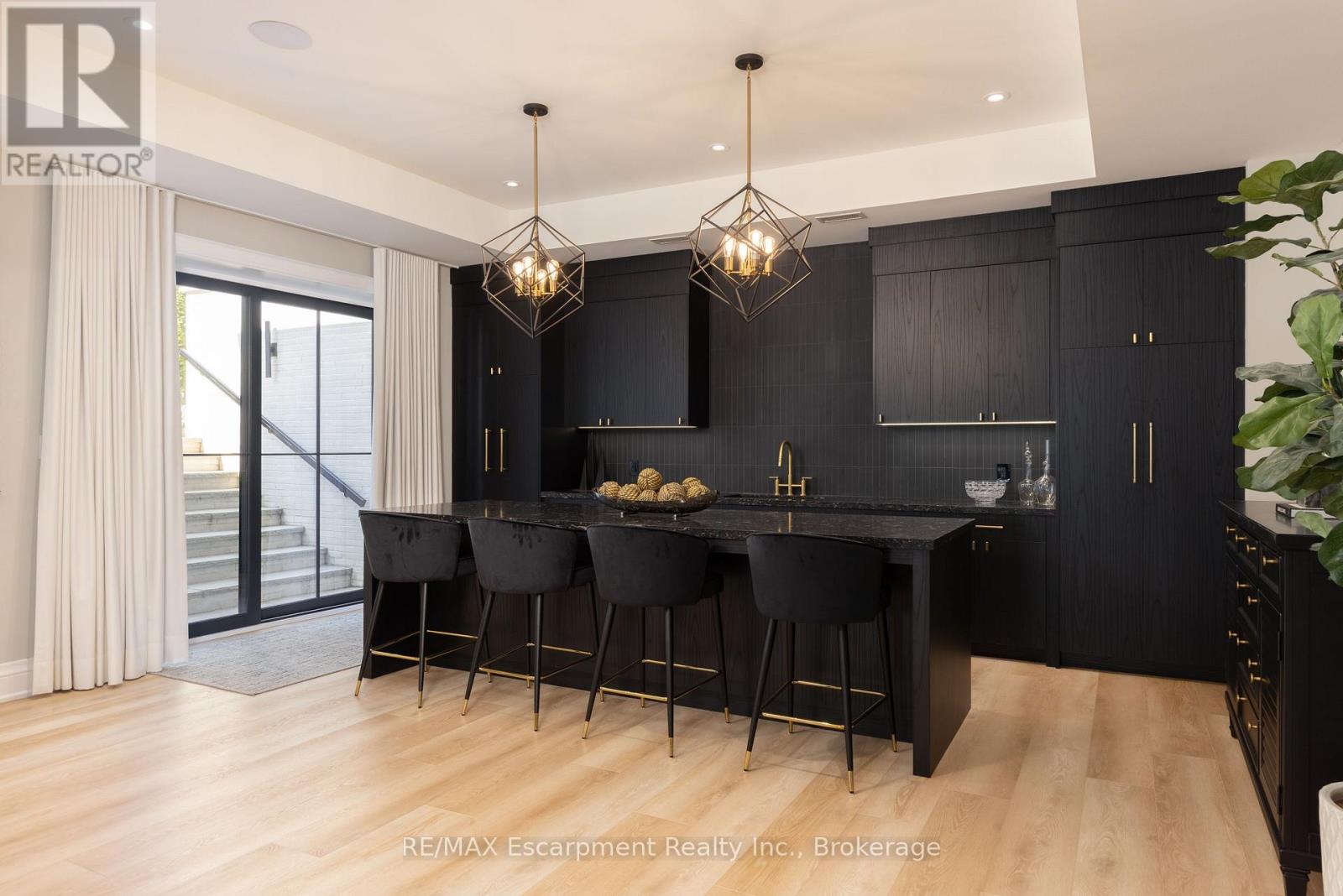 46 Second Street, Oakville, Ontario  L6J 3T2 - Photo 34 - W12405463