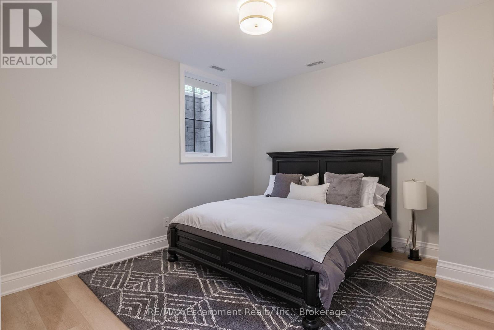 46 Second Street, Oakville, Ontario  L6J 3T2 - Photo 40 - W12405463