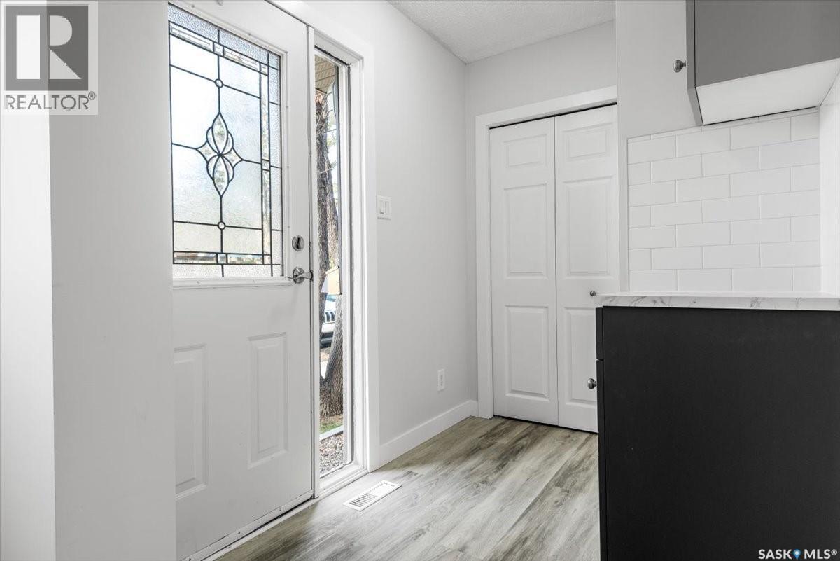 3806 Castle Road, Regina, Saskatchewan  S4S 6M7 - Photo 2 - SK026012