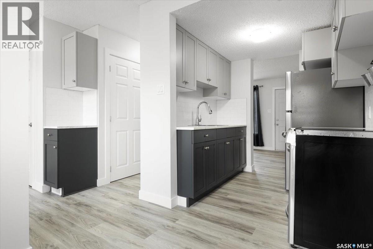 3806 Castle Road, Regina, Saskatchewan  S4S 6M7 - Photo 4 - SK026012