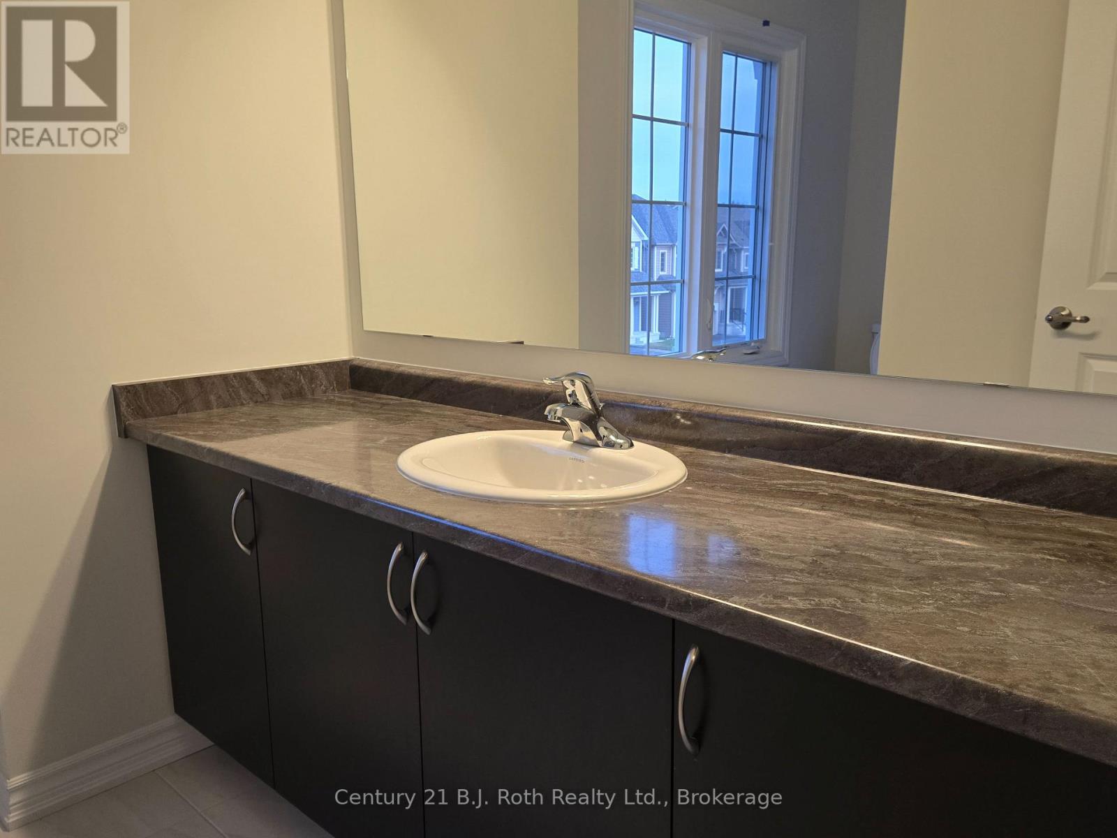 115 Beechwood Forest Lane, Gravenhurst, Ontario  P1P 0H8 - Photo 11 - X12656016