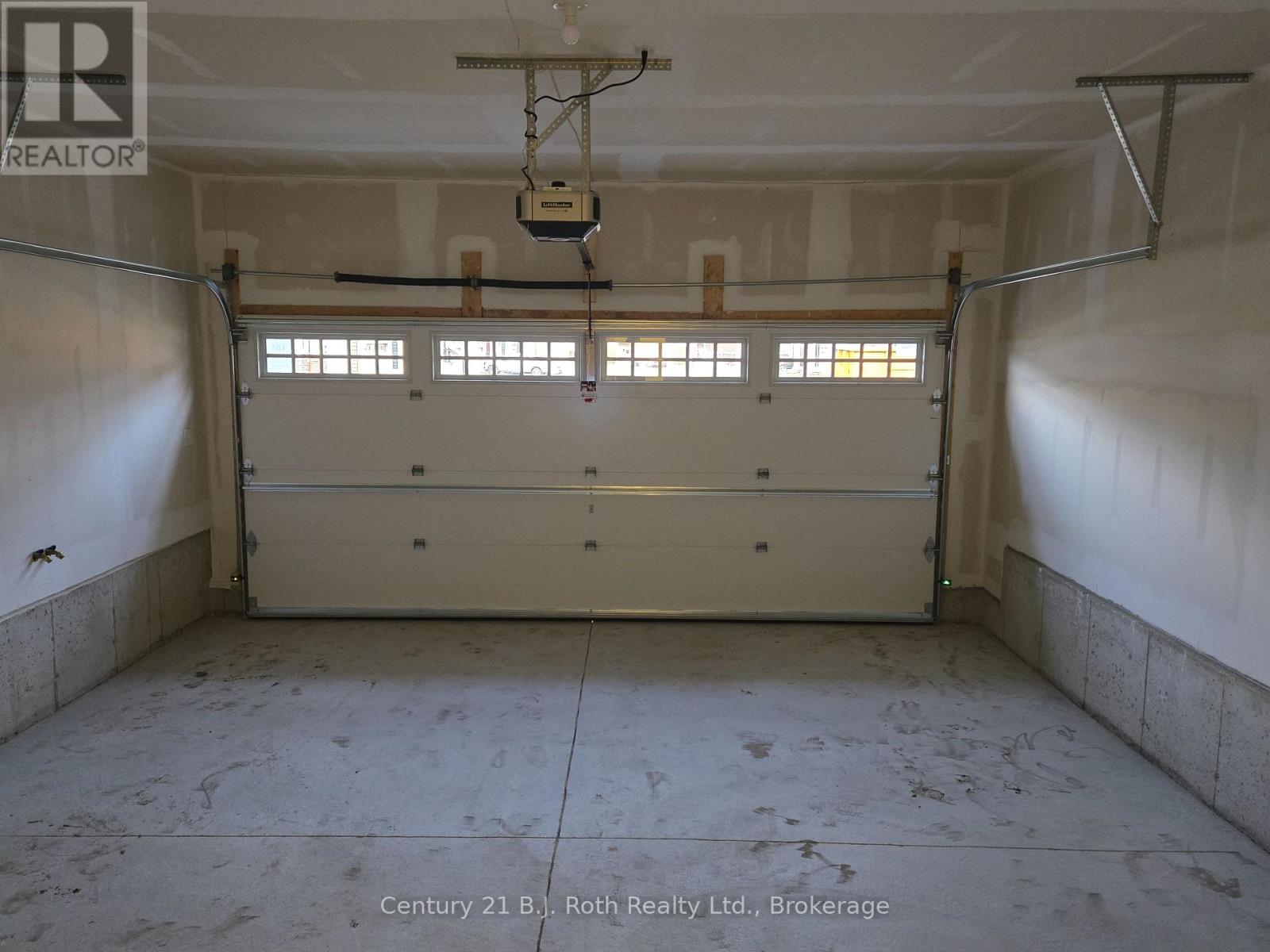 115 Beechwood Forest Lane, Gravenhurst, Ontario  P1P 0H8 - Photo 19 - X12656016