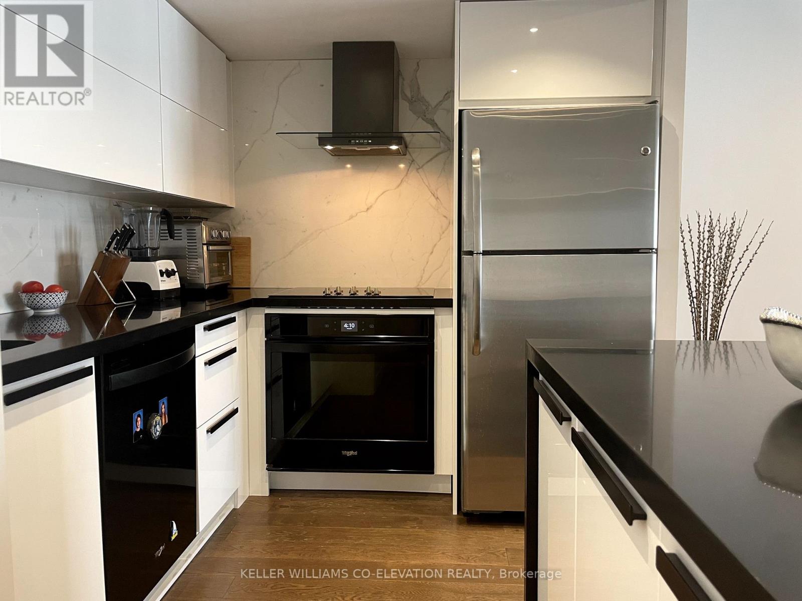 707 - 2091 Hurontario Street, Mississauga, Ontario  L5A 4E6 - Photo 4 - W12428663