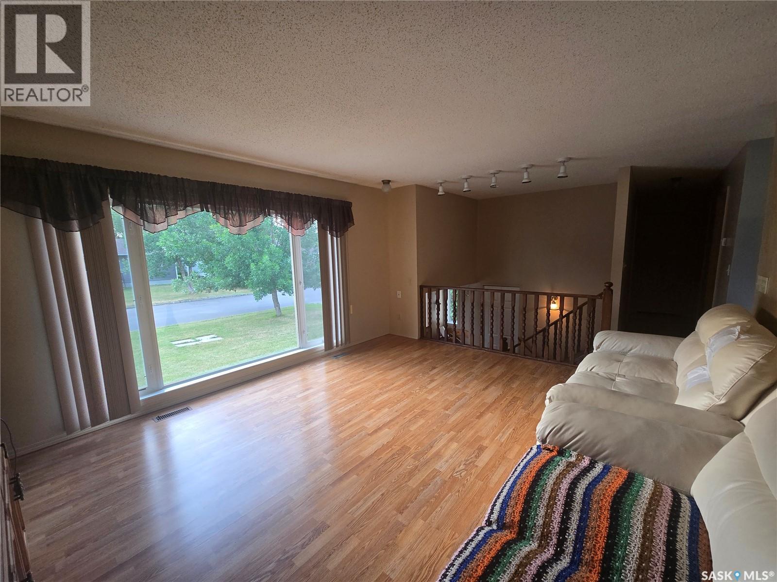 215 Heward Street, Stoughton, Saskatchewan  S0G 4T0 - Photo 2 - SK012948