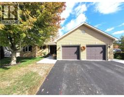 8 SIMON Court, Waterford, Ontario