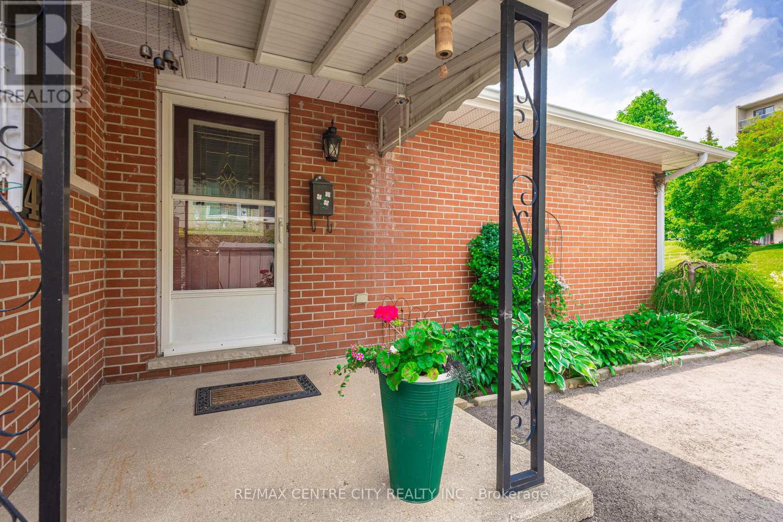 482 Castlegrove Boulevard, London North, Ontario  N6G 1K8 - Photo 4 - X12656056