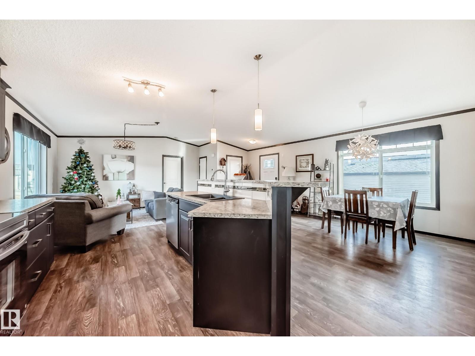 115 Hawthorn Dr, Morinville, Alberta  T8R 2P7 - Photo 11 - E4466228