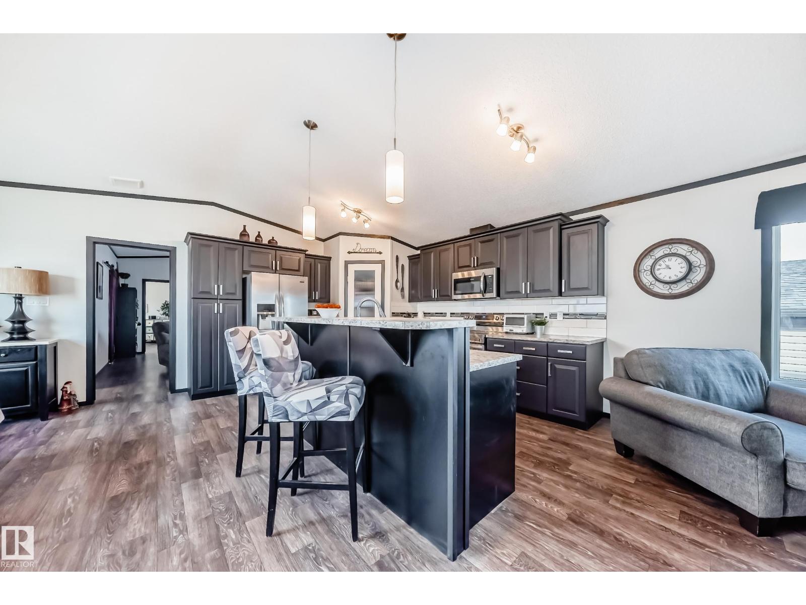 115 Hawthorn Dr, Morinville, Alberta  T8R 2P7 - Photo 8 - E4466228