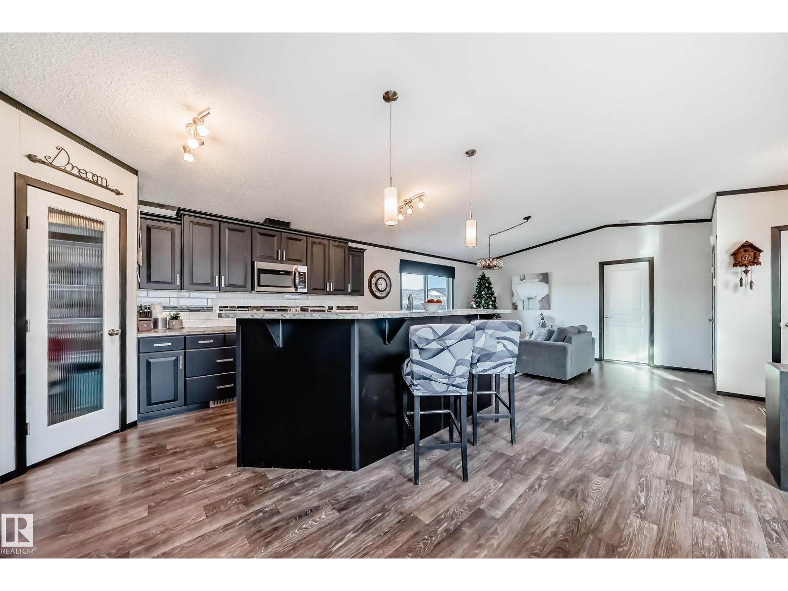 115 Hawthorn Dr, Morinville, Alberta  T8R 2P7 - Photo 12 - E4466228