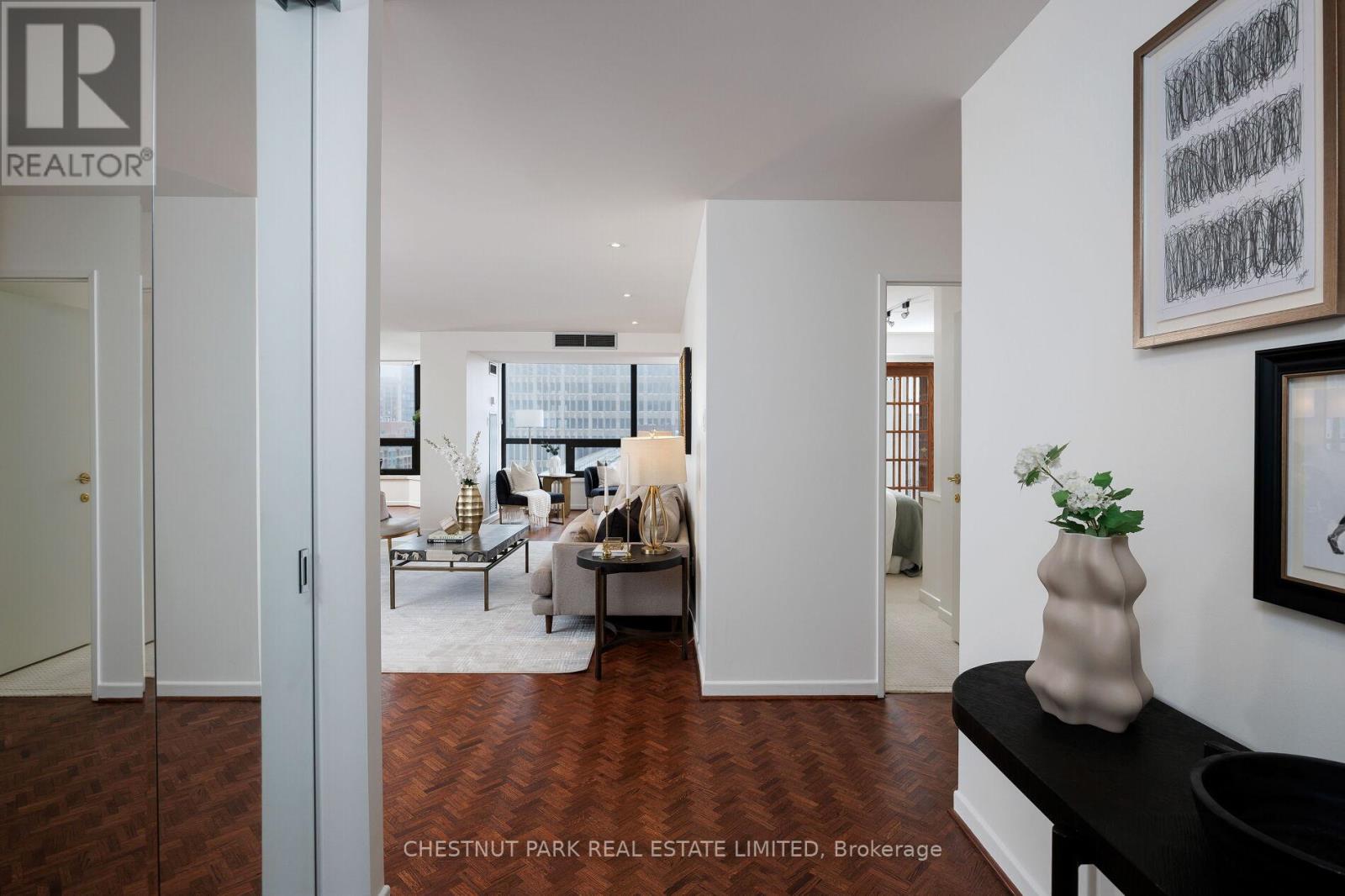 1903 - 62 Wellesley Street W, Toronto (Bay Street Corridor), Ontario  M5S 2X3 - Photo 3 - C12656000