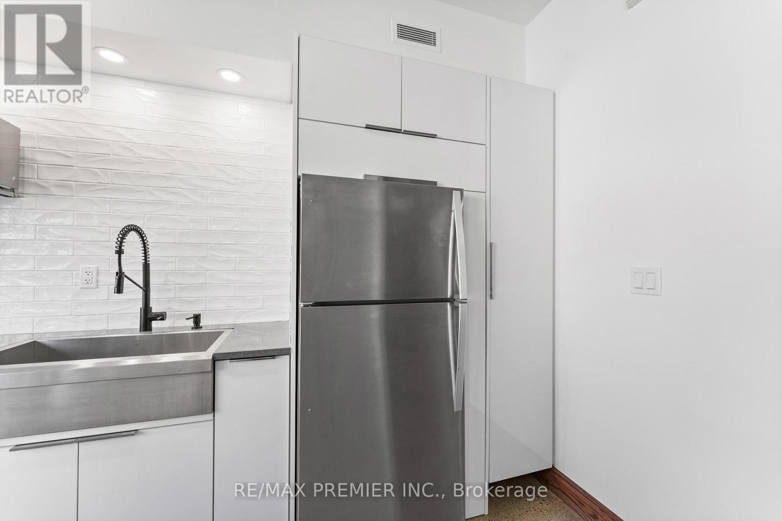 Th13 - 57 East Liberty Street, Toronto, Ontario  M6K 3P5 - Photo 8 - C12656006