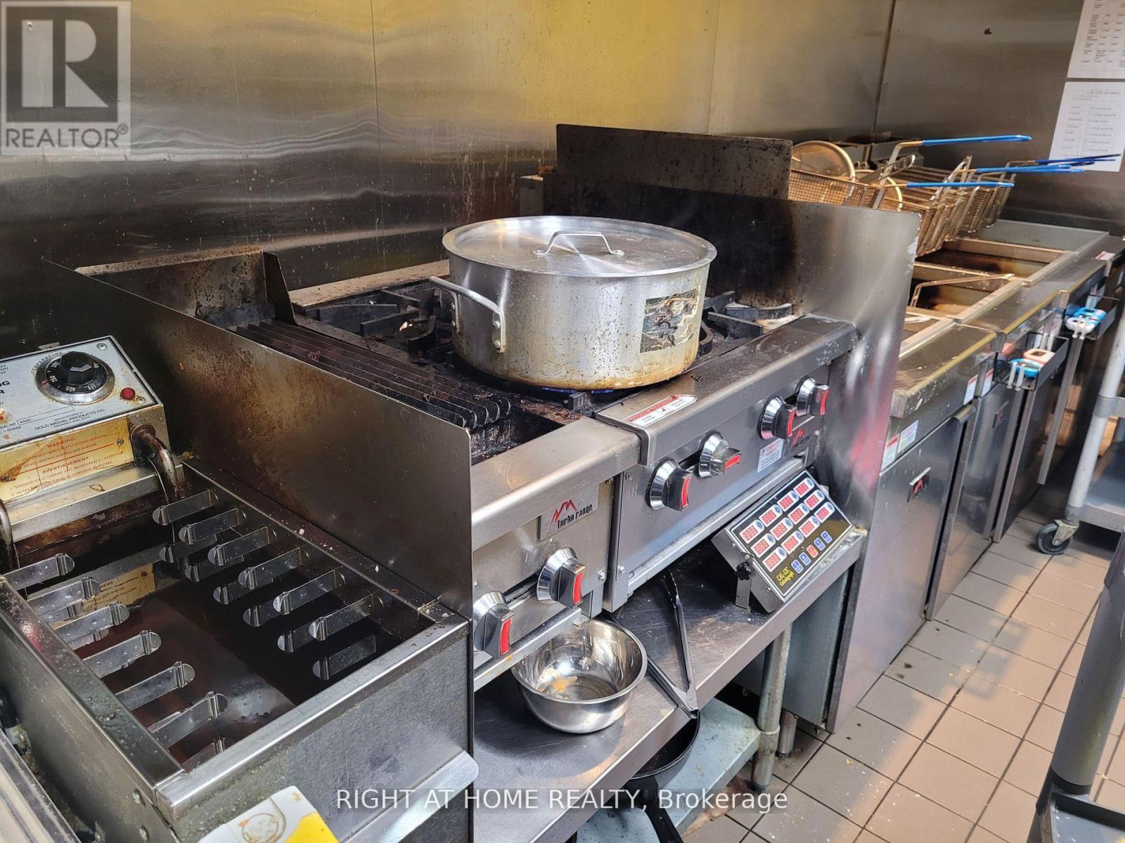 Fc-13 - 300 Borough Drive, Toronto, Ontario  M1P 4P5 - Photo 6 - E12655996